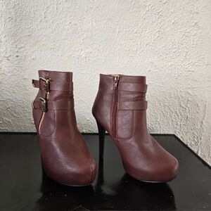 Women's ankle boot size